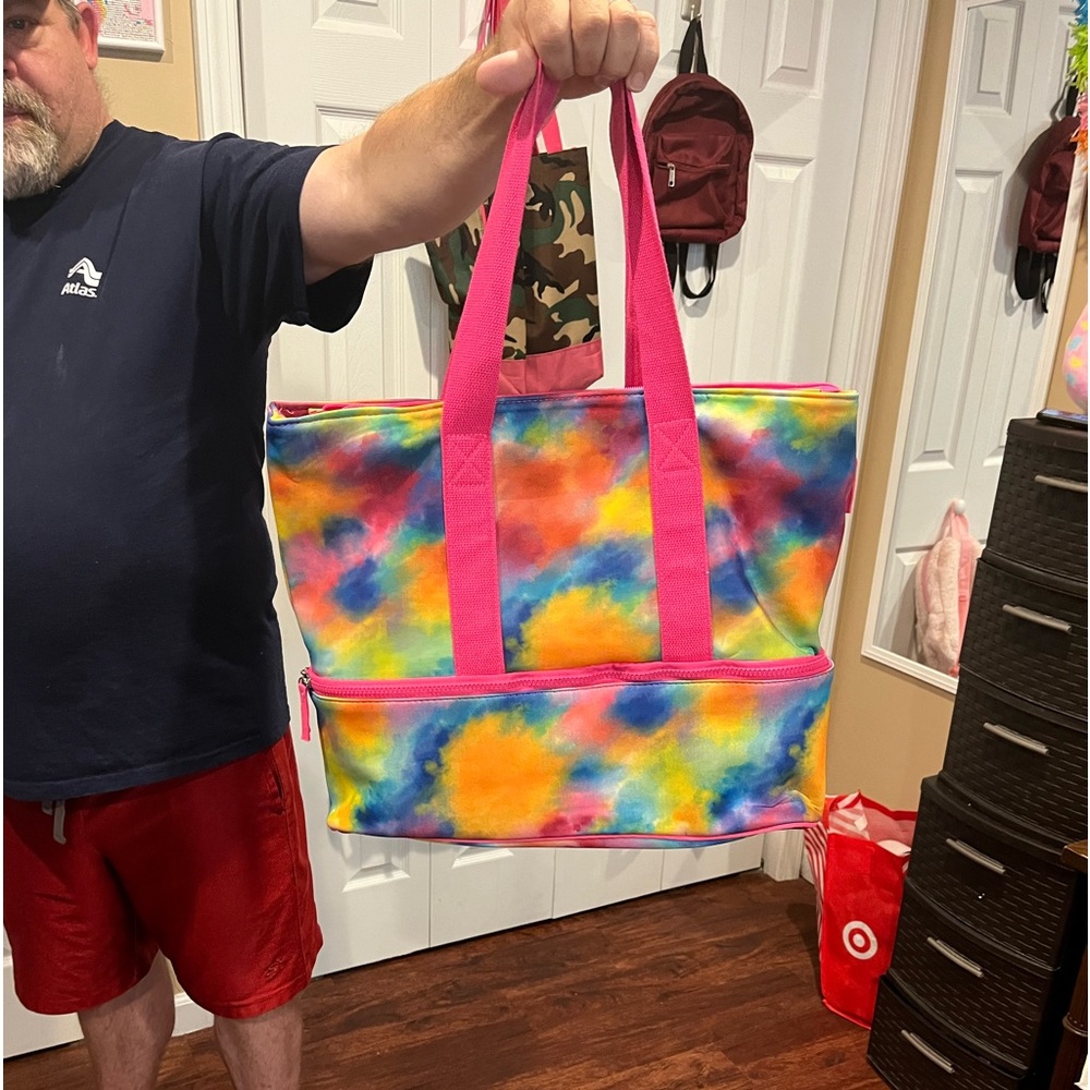 Bag w/cooler built into the bottom